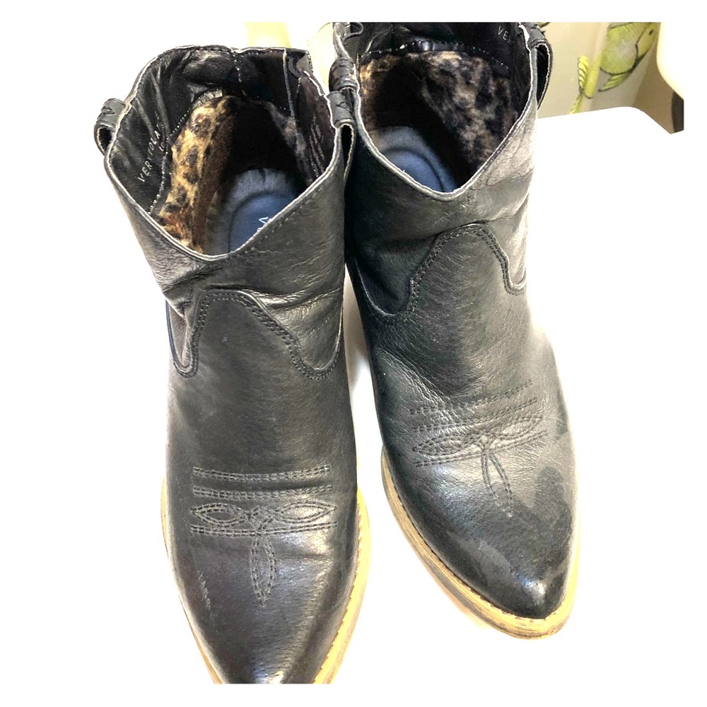 Like New ankle boots